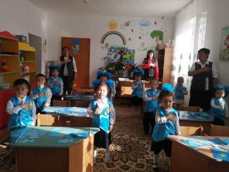 "Құлыншақ"ортаңғы тобы .25-қазан Республика күніне орай