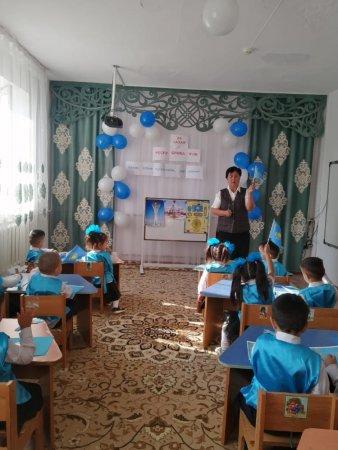 25-Қазан Республика күніне орай "Құлыншақ" ортаңғы тобында ашық ұйымдастырылған іс-әрекет өткізілді. Мақсаты:Балалардың Отанға деген сүйіспеншілігін оята отырып, ұлтжандылыққа тәрбиелеу.  Патриоттық сезімін ояту.