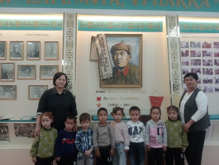 "Құлыншақ" ересек тобы тәрбиеленушілері "Мектеппен сабақтастық"жоспары бойынша А.Суханбаев атындағы орта мектебіне барып танысты